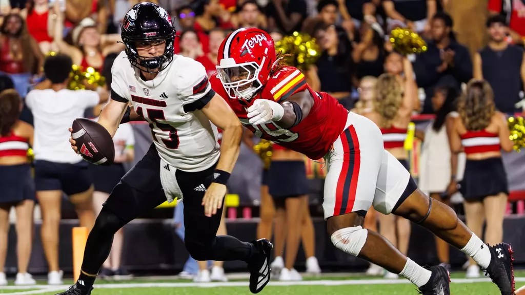 MM 1.16: Sidney Stewart named a FWAA 2025 Freshman All-American