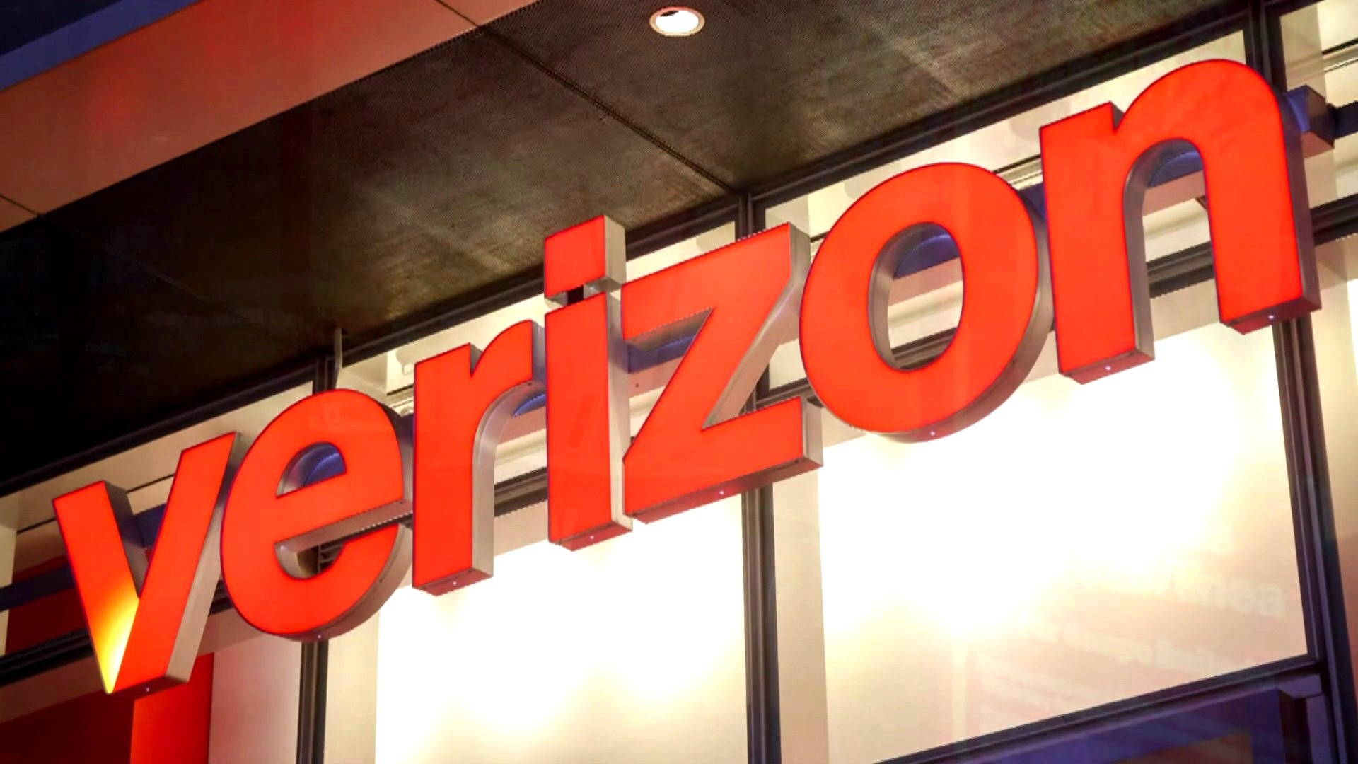 Verizon offers $20 credit to customers impacted by outage