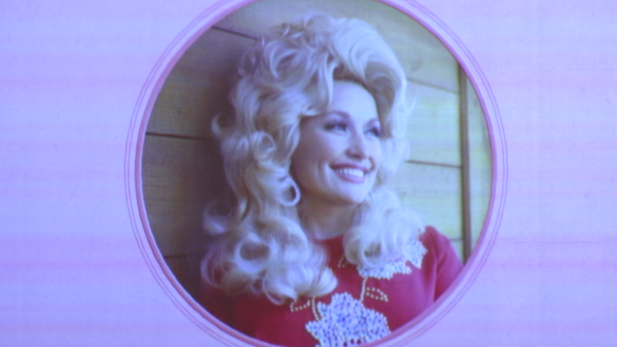 Gov. Lee proclaims Monday 'Dolly Parton Day'