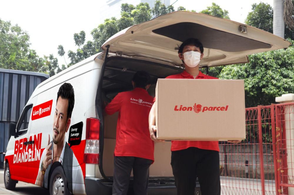 Lion Parcel Salurkan 10 Ton Bantuan Bencana Sumatra
