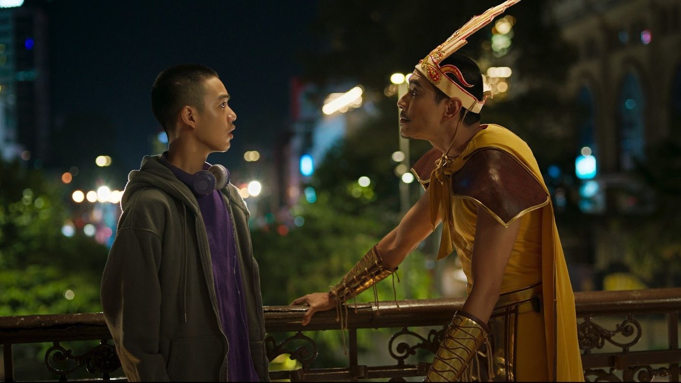 Lý do phim Con kể ba nghe của Kiều Minh Tuấn vươn lên top 1 phòng vé