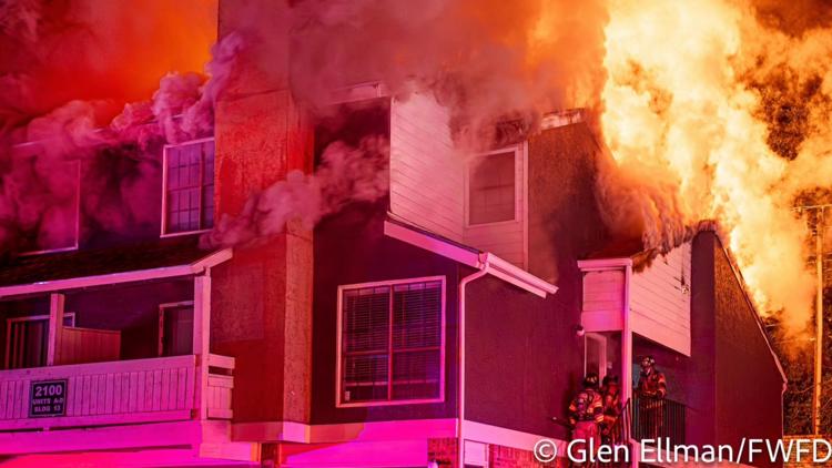 Several displaced after early morning apartment fire in Fort Worth ...