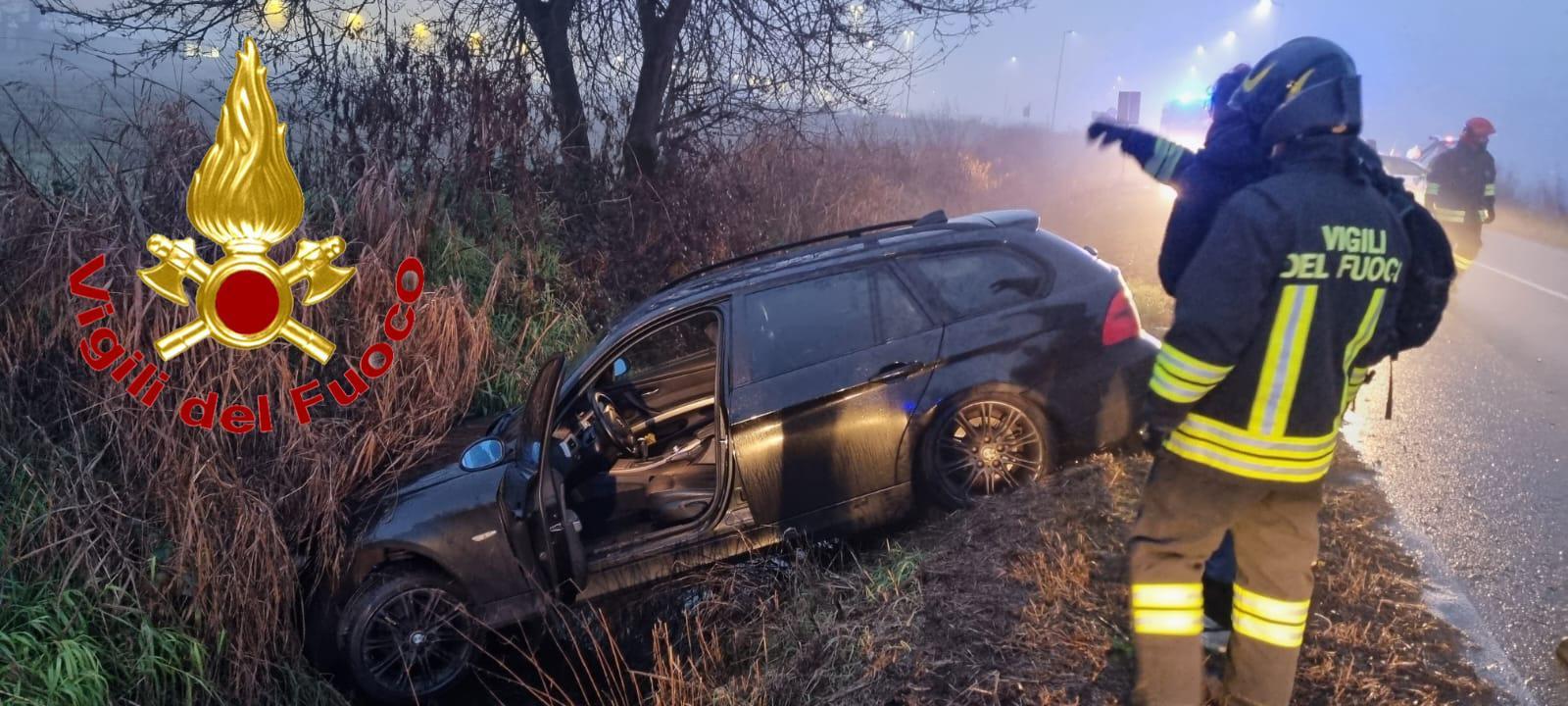 Incidente a Borgo San Giovanni: auto con mamma e due figli finisce ...
