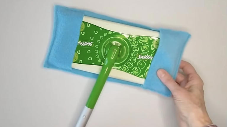 Don't throw out your old fleece blanket — turn it into a handy cleaning ...
