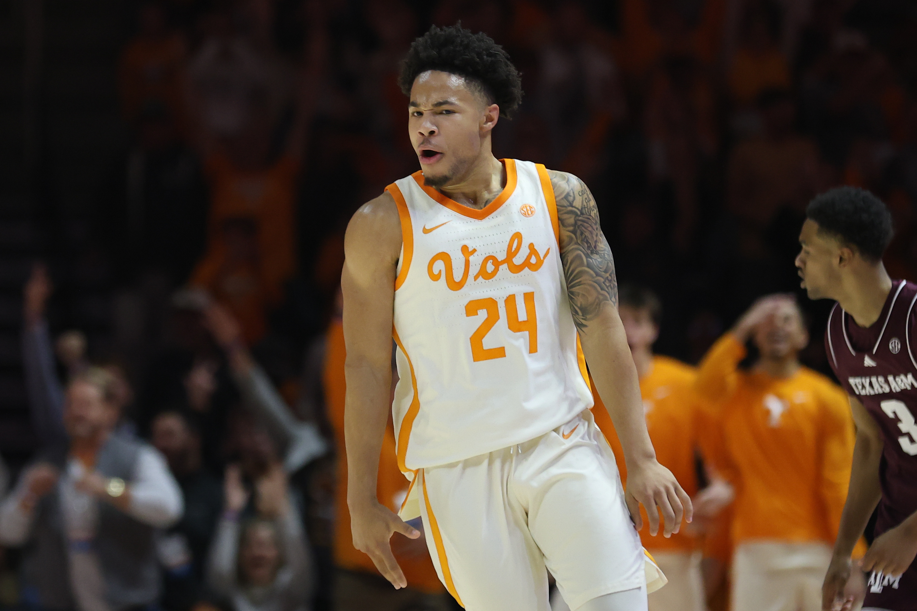 Troy Henderson giving Rick Barnes a new piece of his Tennessee lineup ...