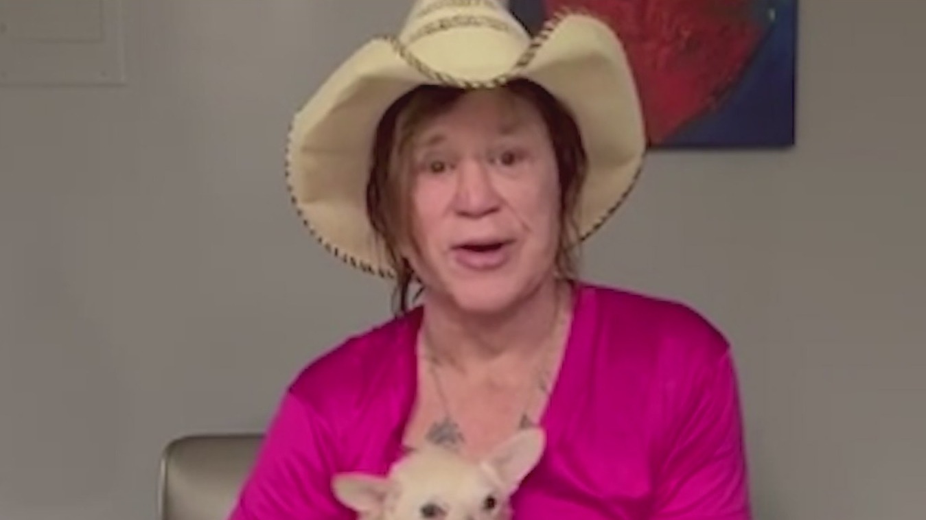 Mickey Rourke trying to return GoFundMe donations