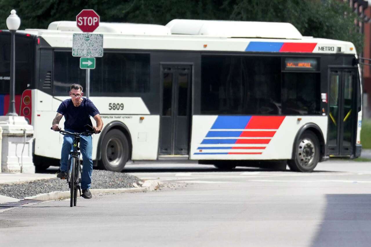 Houston Metro to run normal weekday schedule on MLK Day; some offices ...
