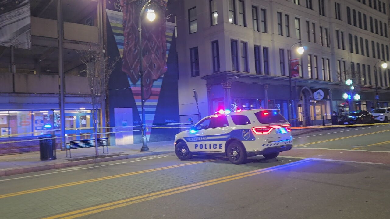 Police investigating deadly stabbing in Worcester