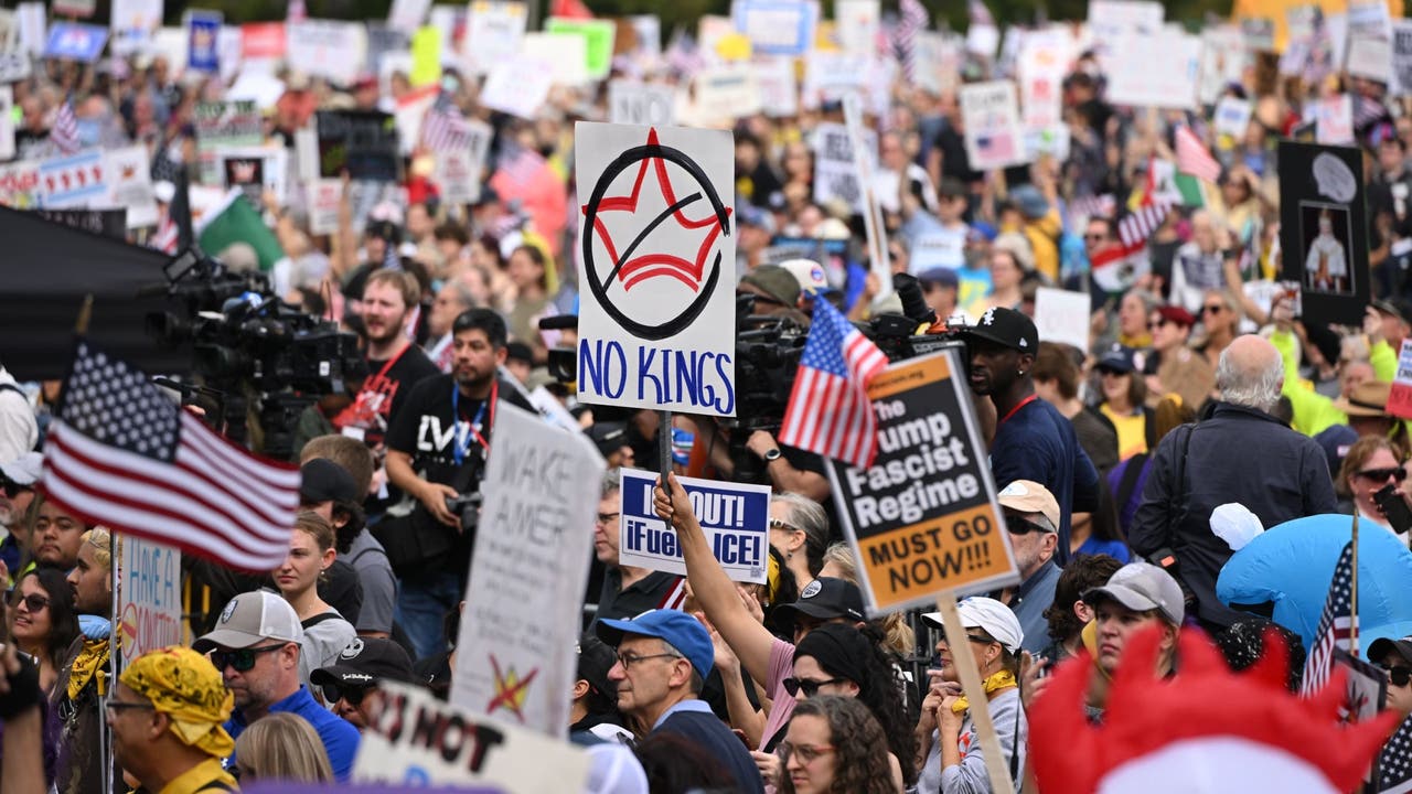 Chicago suburb prepares for thousands of 'No Kings' protesters near ICE ...