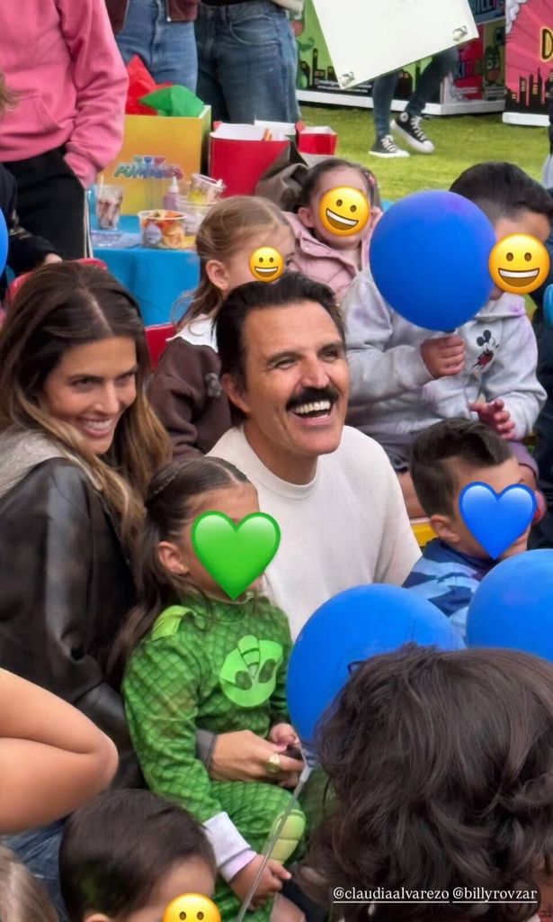 Claudia y Billy posaron felices junto a sus hijos