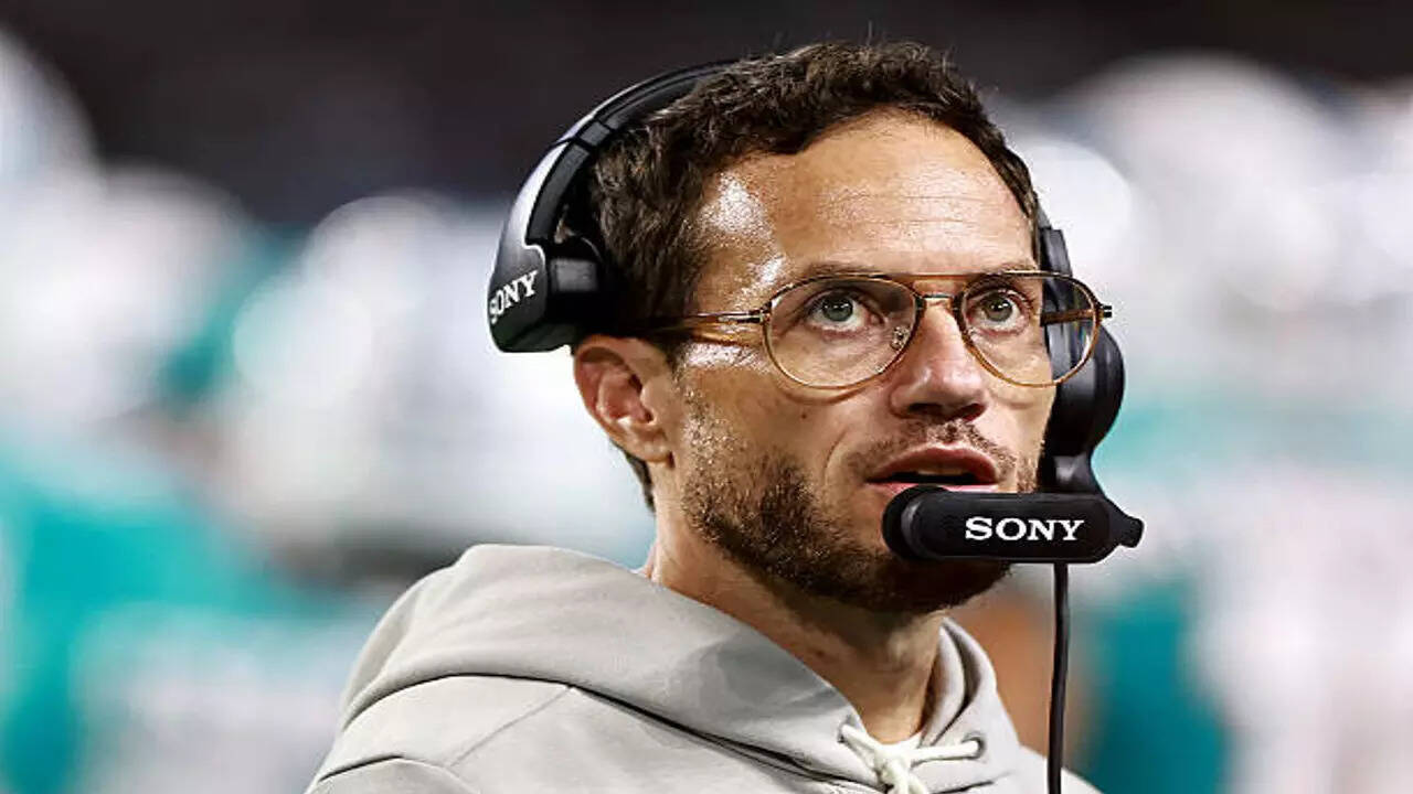 Mike McDaniel’s firing: Darren Waller says Dolphins owner unexpectedly ...