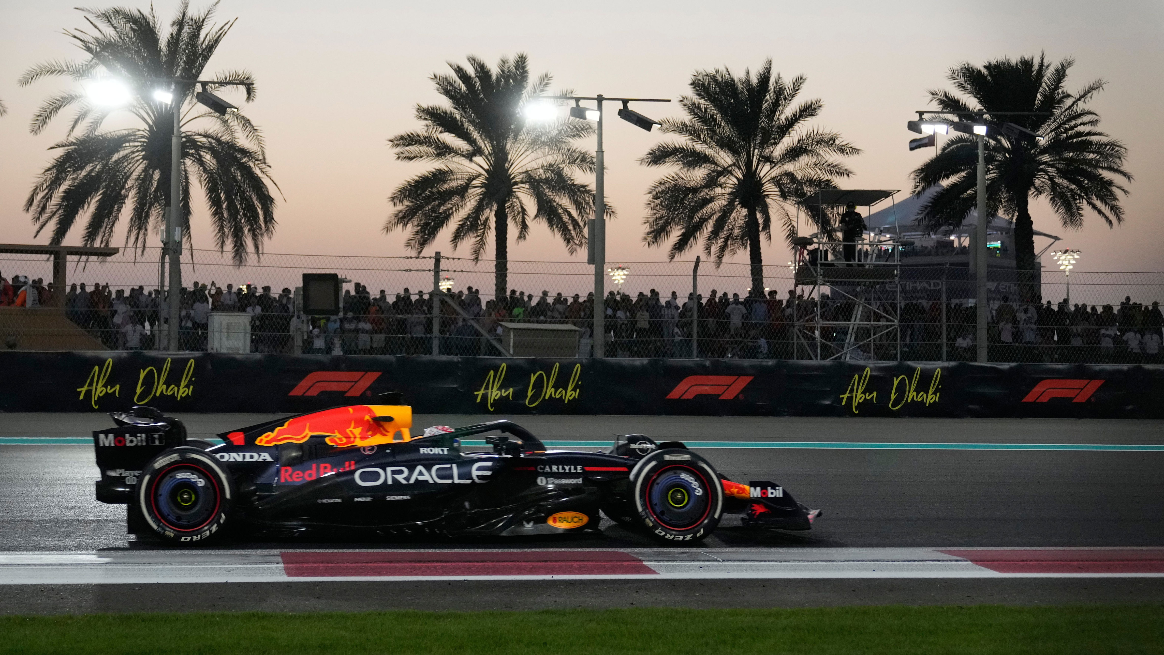 Red Bull presenta el RB22 con diseño retro y confirma a Ford como socio ...
