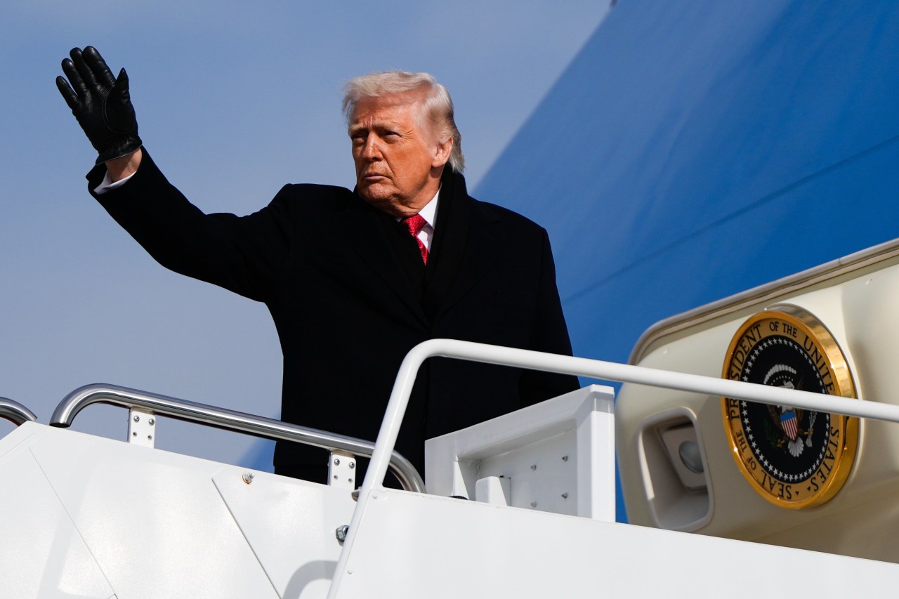 Cómo Trump pasó de tener las armas preparadas a pausar sus ataques contra Irán