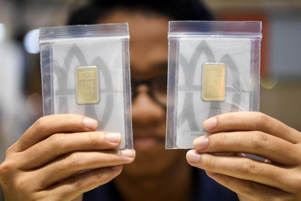Setelah Pecahkan Rekor, Harga Emas Antam Turun Akhir Pekan
