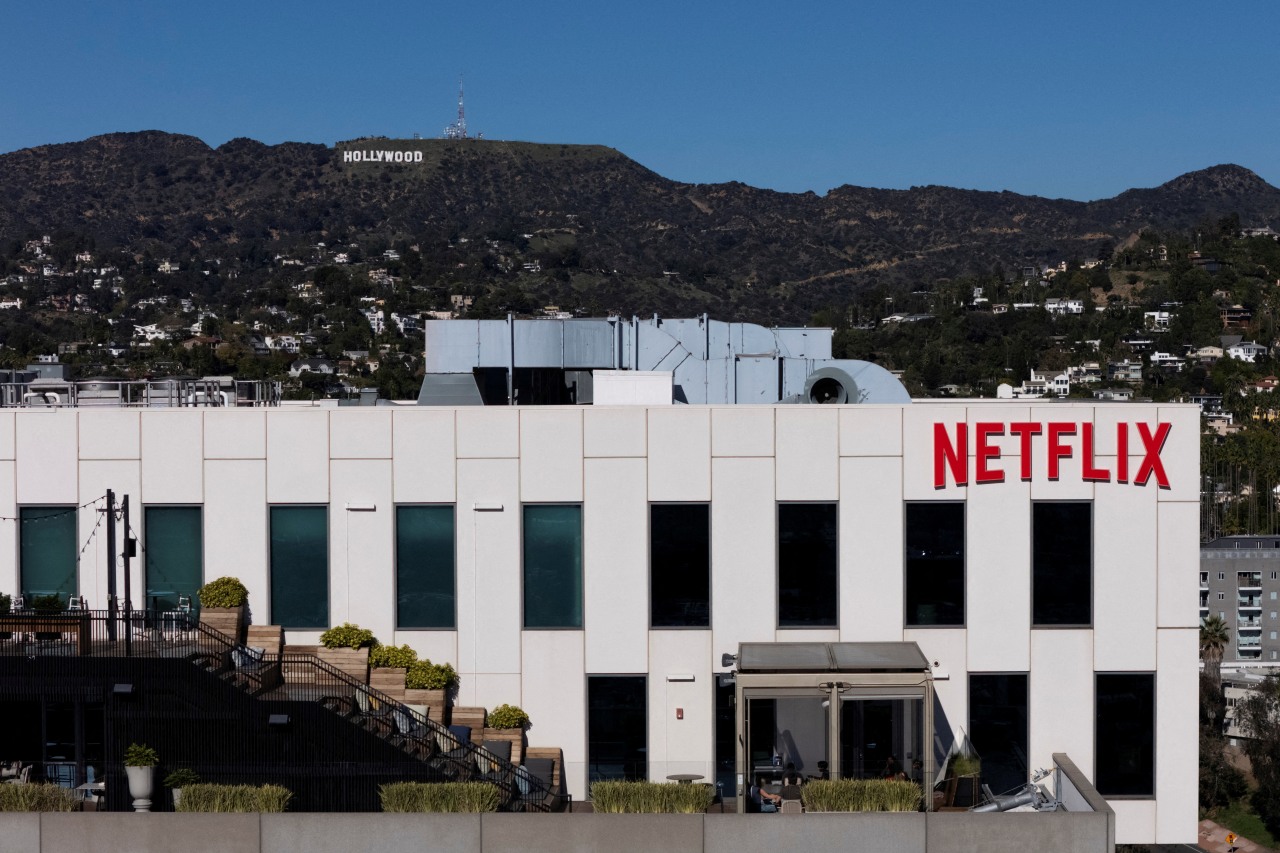 Trump purchased Netflix, Warner bonds in days after deal announcement<br>