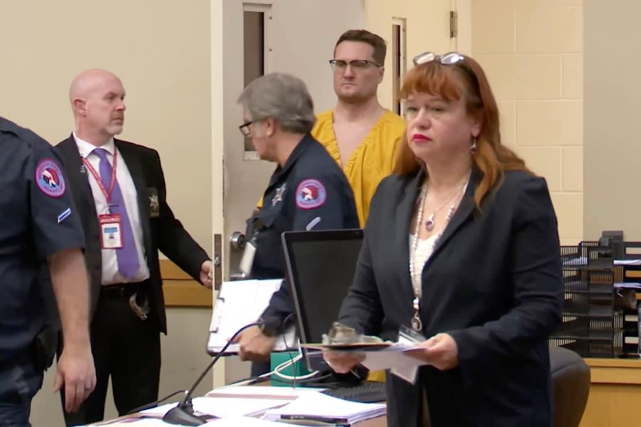 Ex-husband indicted by grand jury in slaying of dentist, wife<br>