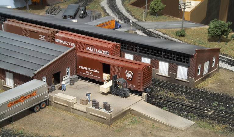 The Naugatuck Valley RR: Operating a '50s-era layout, step-by-step