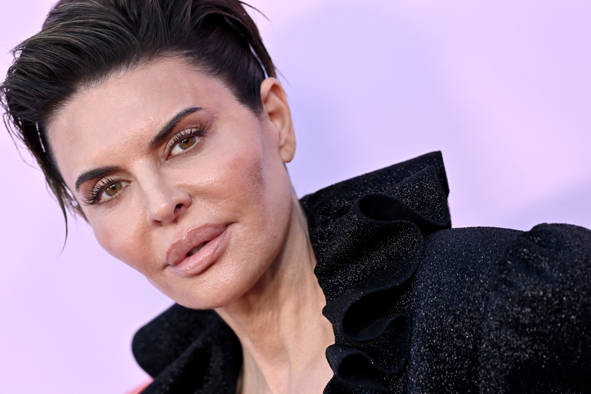 Who is Lisa Rinna? All your questions about 'The Traitors' fan favorite ...