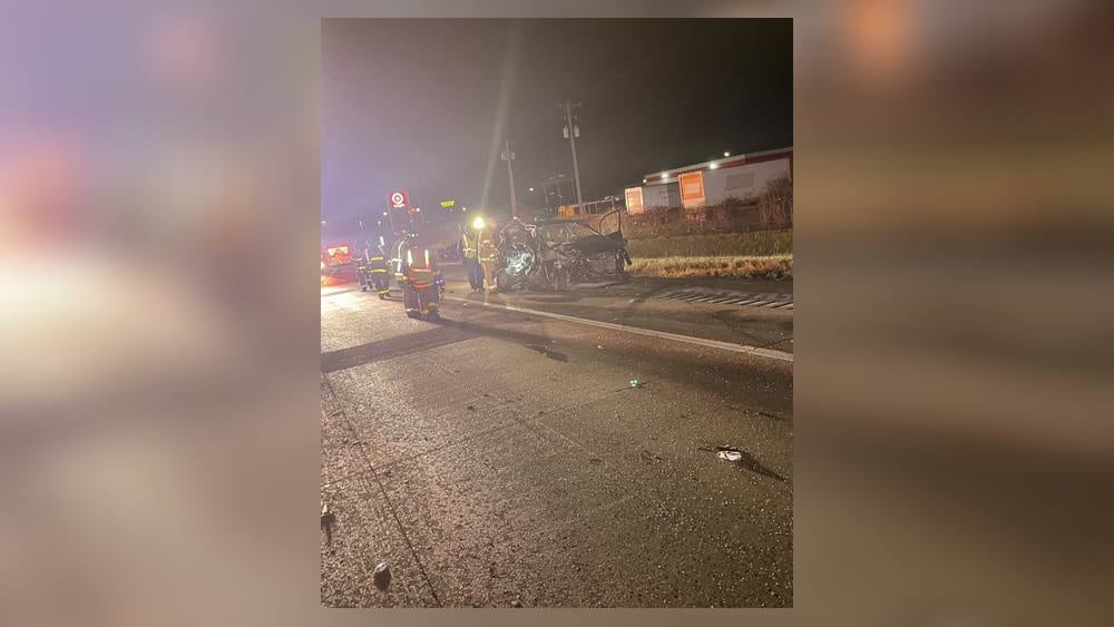 1 hospitalized after multi-vehicle crash on I-70