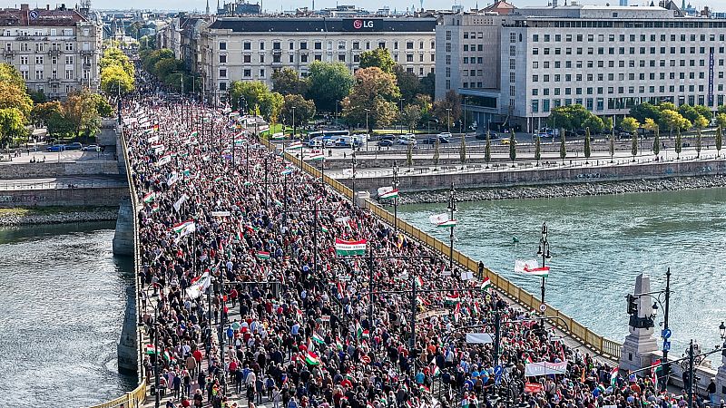 Hungary's Orbán and Magyar hold competing rallies before 2026 election