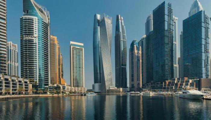 كيف رسخت الإمارات ريادتها العالمية في الطاقة المستدامة؟