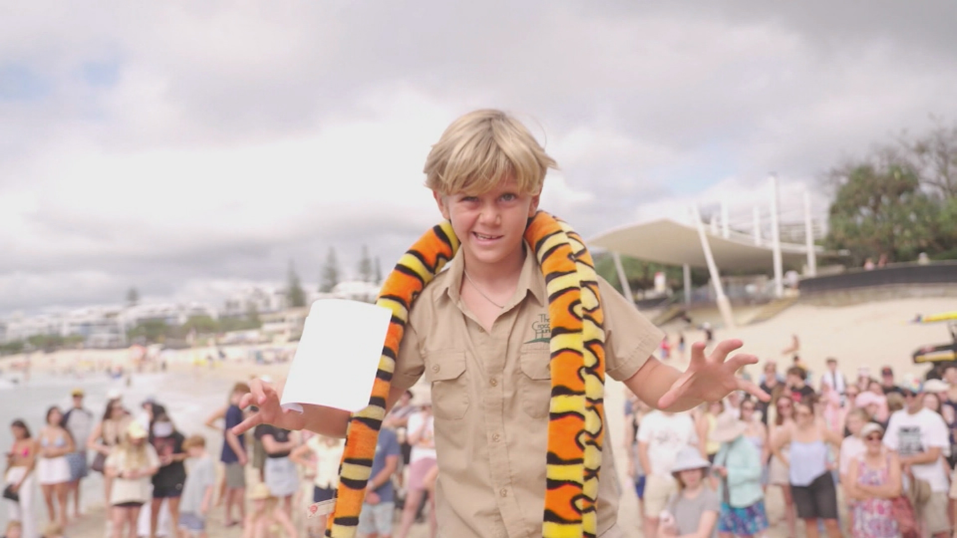 Robert lookalikes strutted their stuff on a beachside catwalk in front of 300 people.
