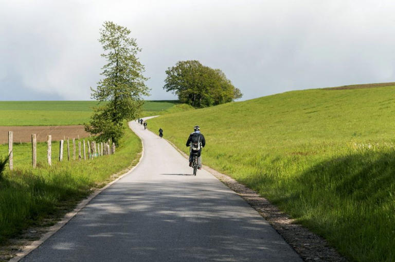 Et si on réservait de petites routes rurales aux seuls cyclistes et ...