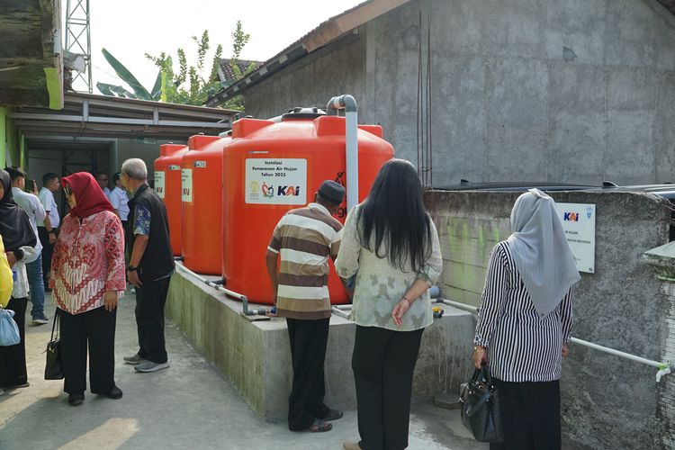 KAI tingkatkan kontribusi sosial dan ekonomi masyarakat dengan TJSL Rp 32,24 miliar tahun ini