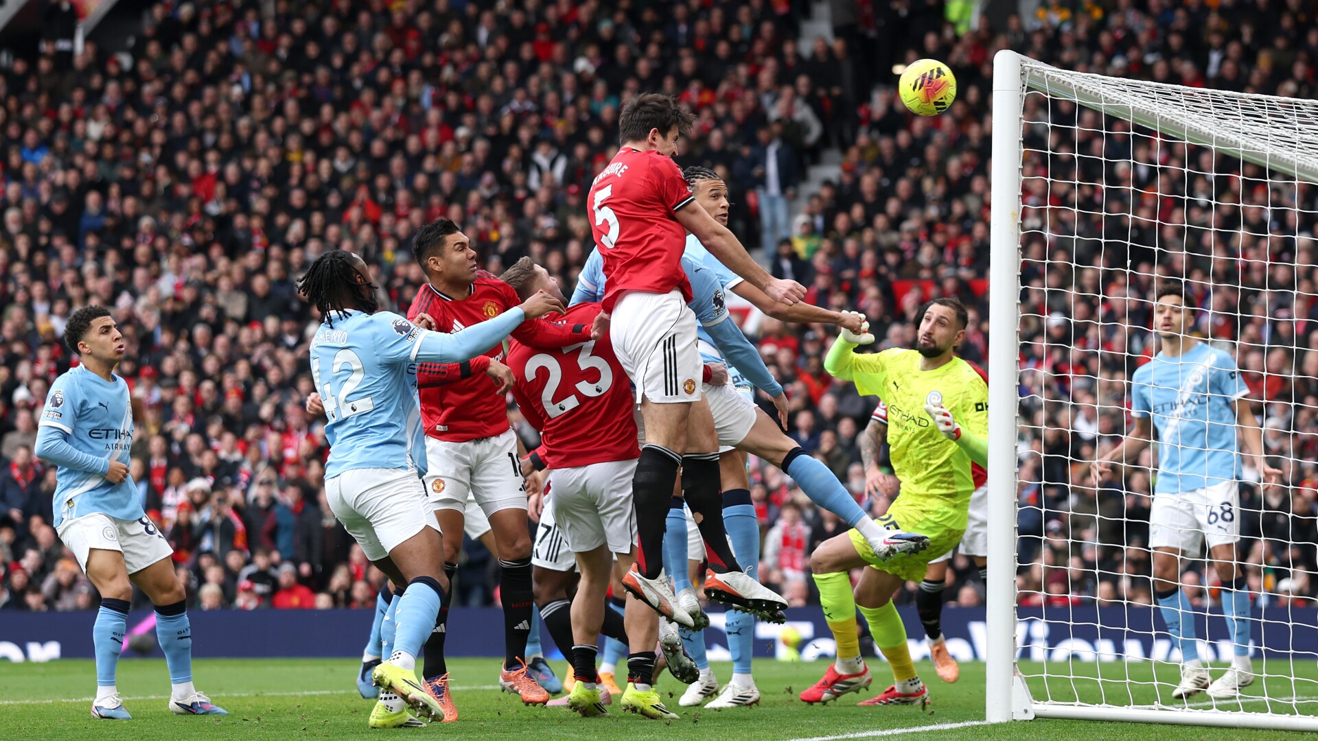 Manchester United vs Manchester City live updates, watch live, score, analysis, highlights<br><br>