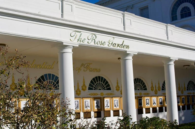 Trump continues to add new gold signs on the White House colonnade