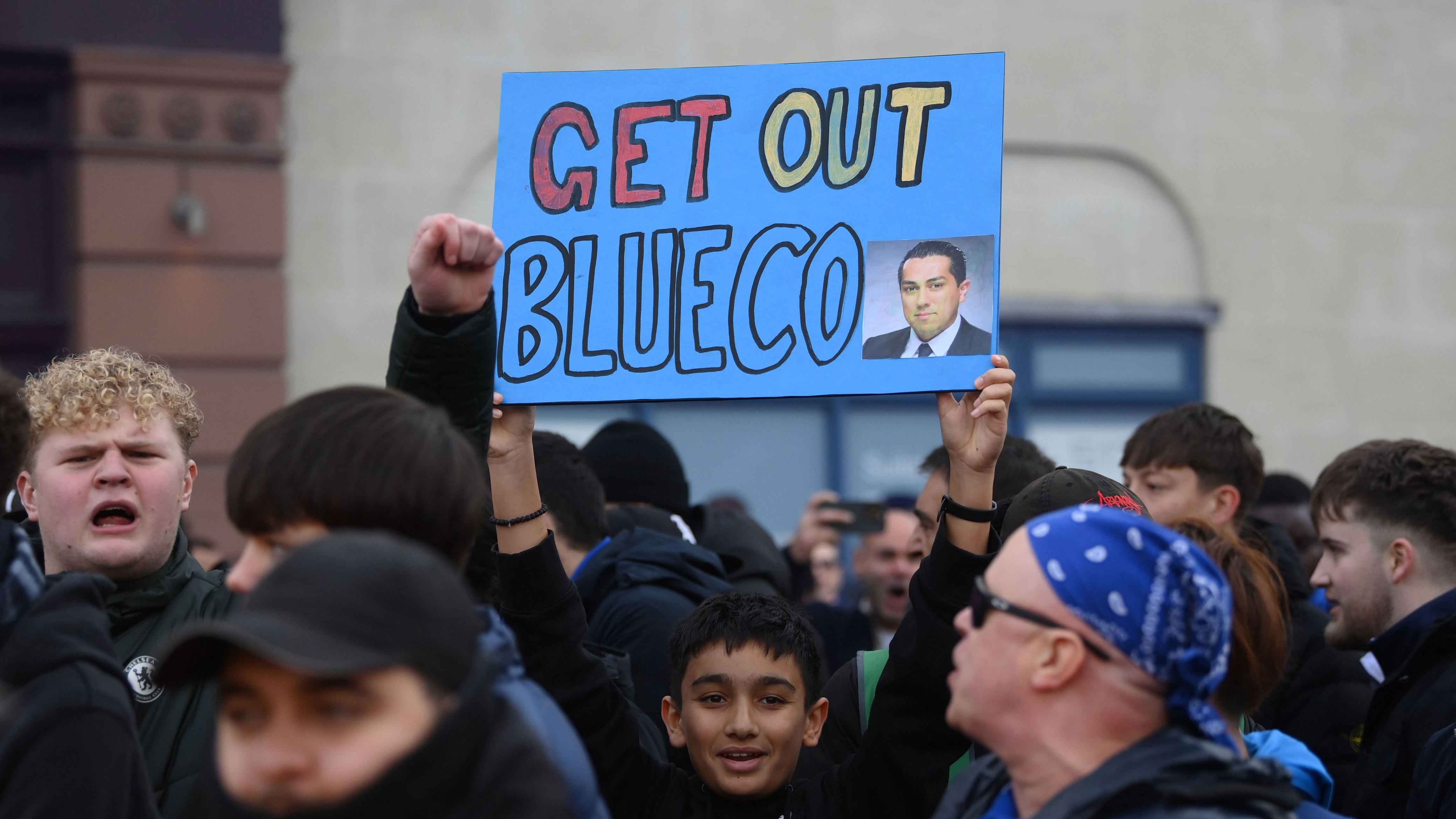 Protesting Chelsea fans chant Enzo Maresca's name in show of anger ...