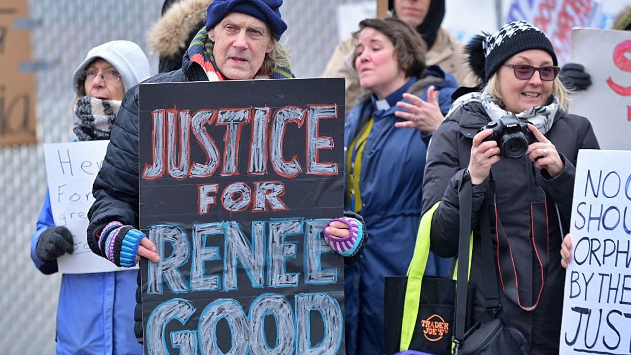 'No Kings' protest near Chicago-area ICE facility