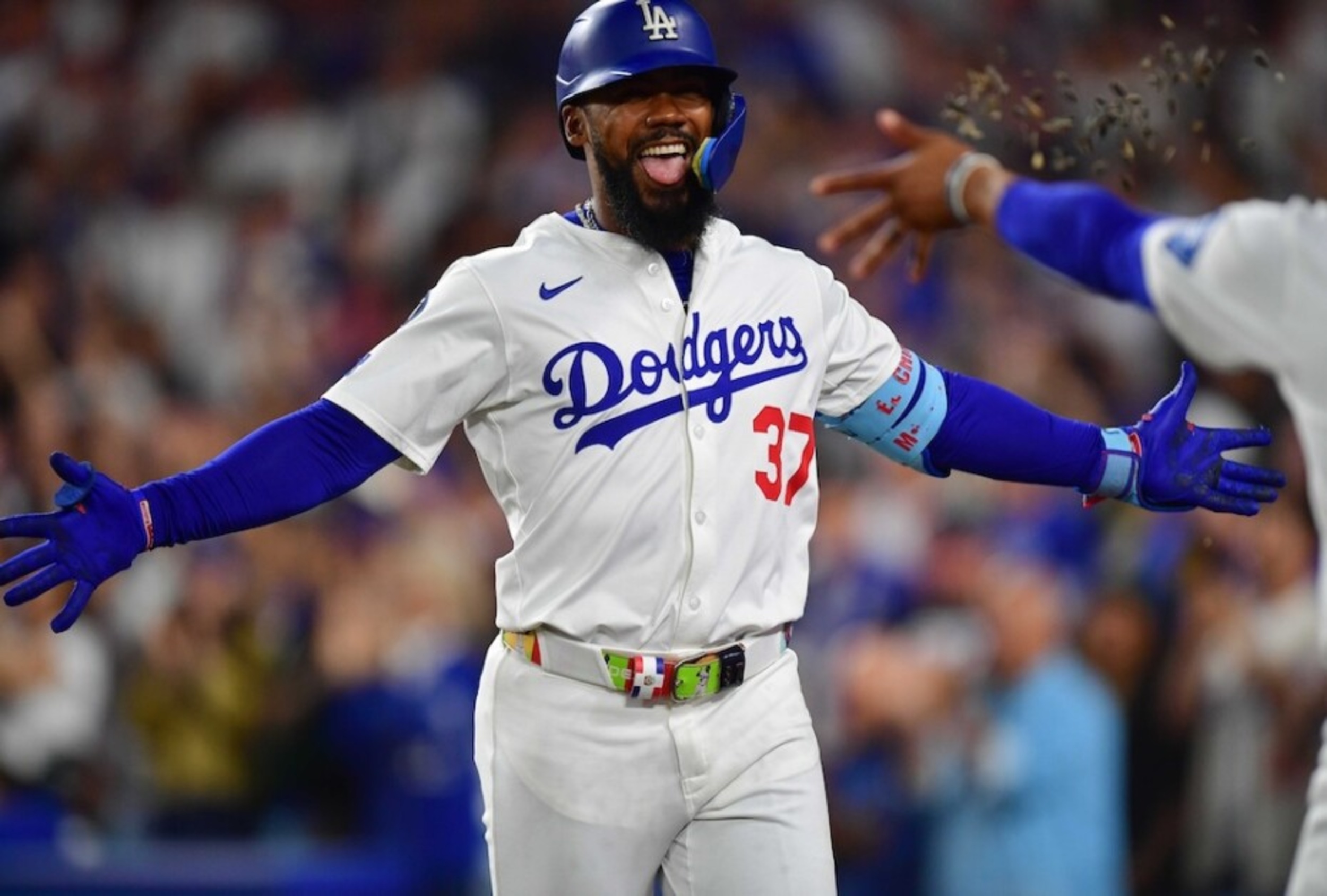 Teoscar Hernández trade unlikely & moving to left field<br><br>