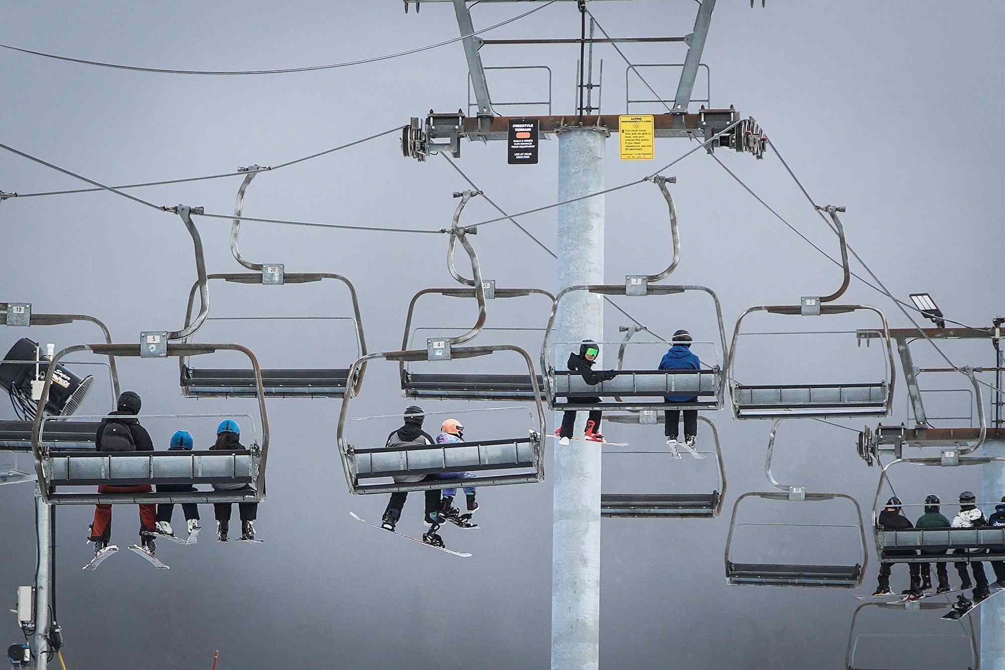 Teen, 18, dies after falling from chairlift at popular ski resort: A ...