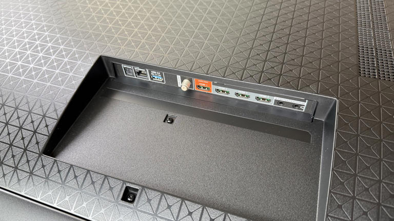 I tested the new Amazon Fire TV Omni QLED TV, and its hands-free ...