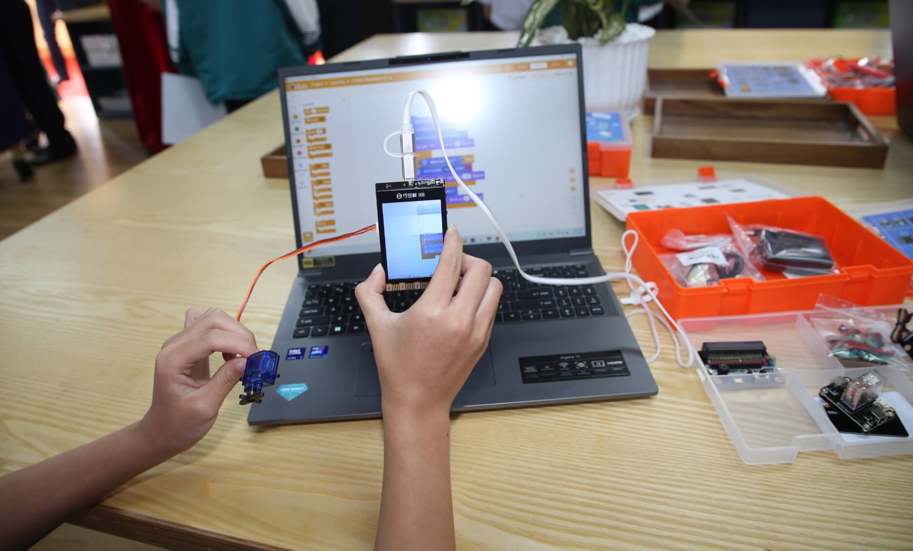 Quảng Trị tìm lời giải để học sinh học STEM thực chất