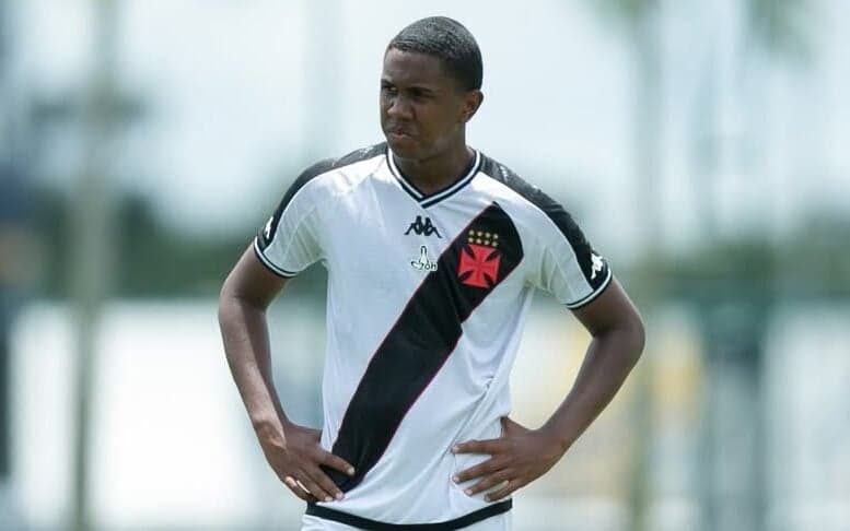 Volante do Vasco revela ajuda do pai de Rayan e comemora convocação ...