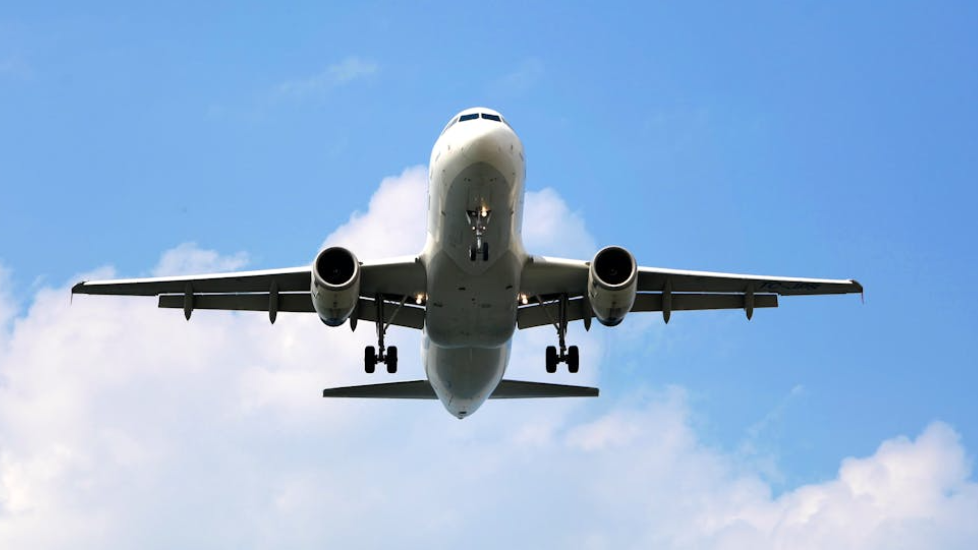 Global data reveals why planes are safer than you think
