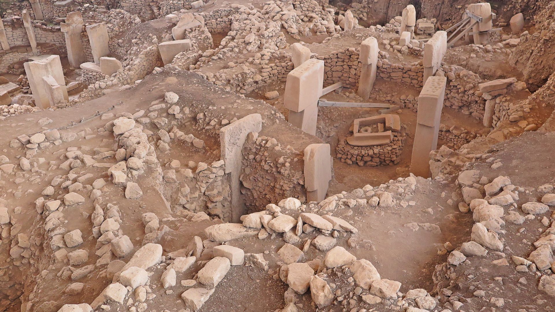 Pompeii Discovery Rewrites the Story of Roman Concrete and Its Self-Healing Power