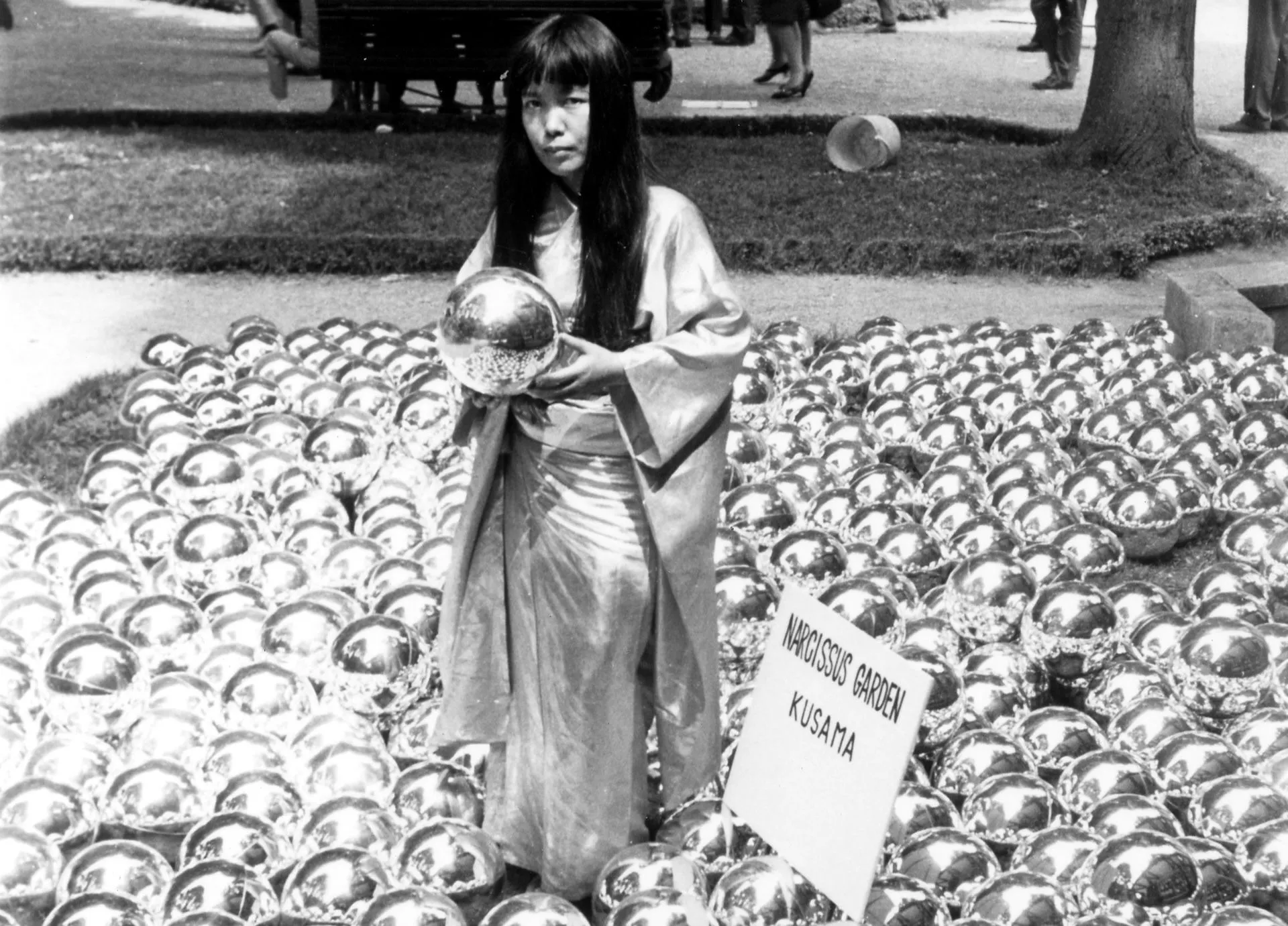 Μπήκαμε στον θαυμαστό κόσμο της Yayoi Kusama