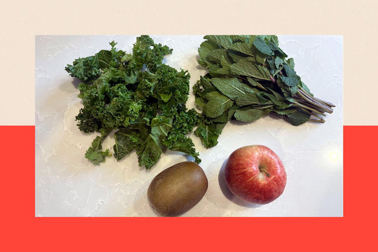 Pym'in yeni diyetinde, kivi, elma, kara lahana ve nane yapraklarından yapılan meyve suyu var.