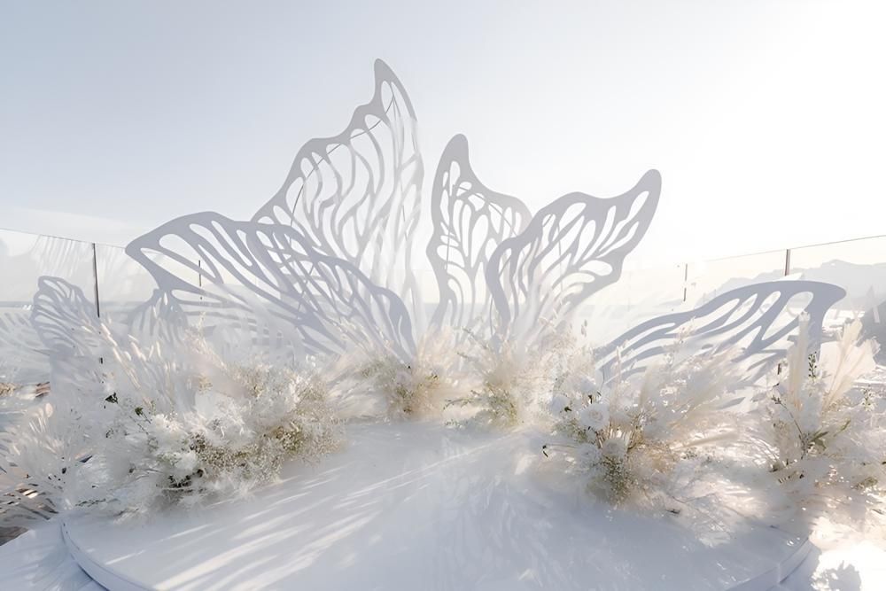 altar pernikahan – 10 Ide Altar Pernikahan Luar Ruangan, Hadirkan Momen Sakral yang Istimewa