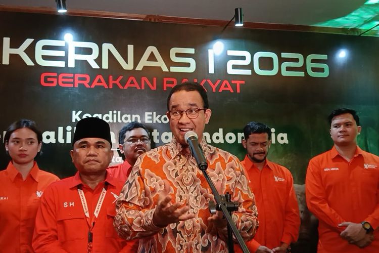 Mantan Gubernur DKI Jakarta sekaligus Anggota Kehormatan Ormas Gerakan Rakyat, Anies Baswedan saat memberikan keterangan usai pembukaan Rakernas I Gerakan Rakyat di Jakarta, Sabtu (17/1/2026).