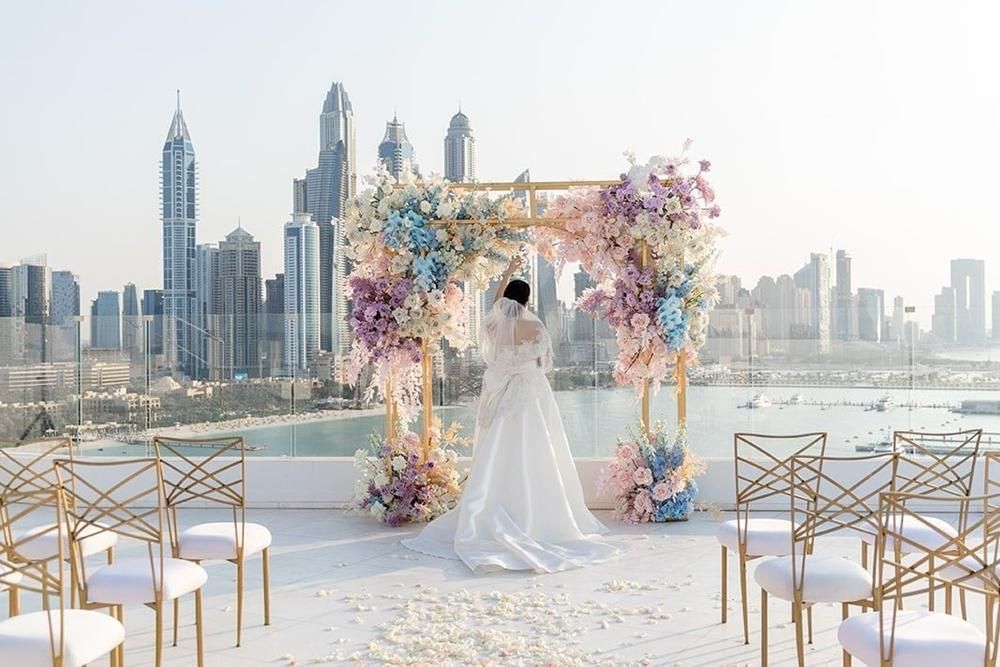 altar pernikahan – 10 Ide Altar Pernikahan Luar Ruangan, Hadirkan Momen Sakral yang Istimewa