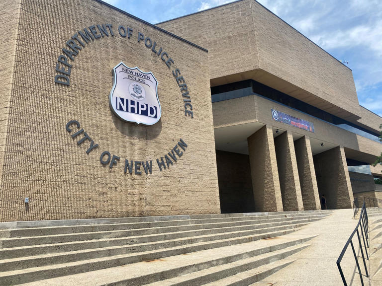 Two New Haven officers on leave amid internal affairs investigations
