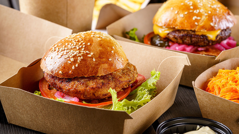 15 fast food entrées with the least cholesterol