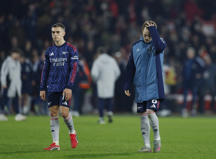 Arsenal bị từ chối quả phạt đền rất rõ ràng trong trận hòa Nottingham Forest