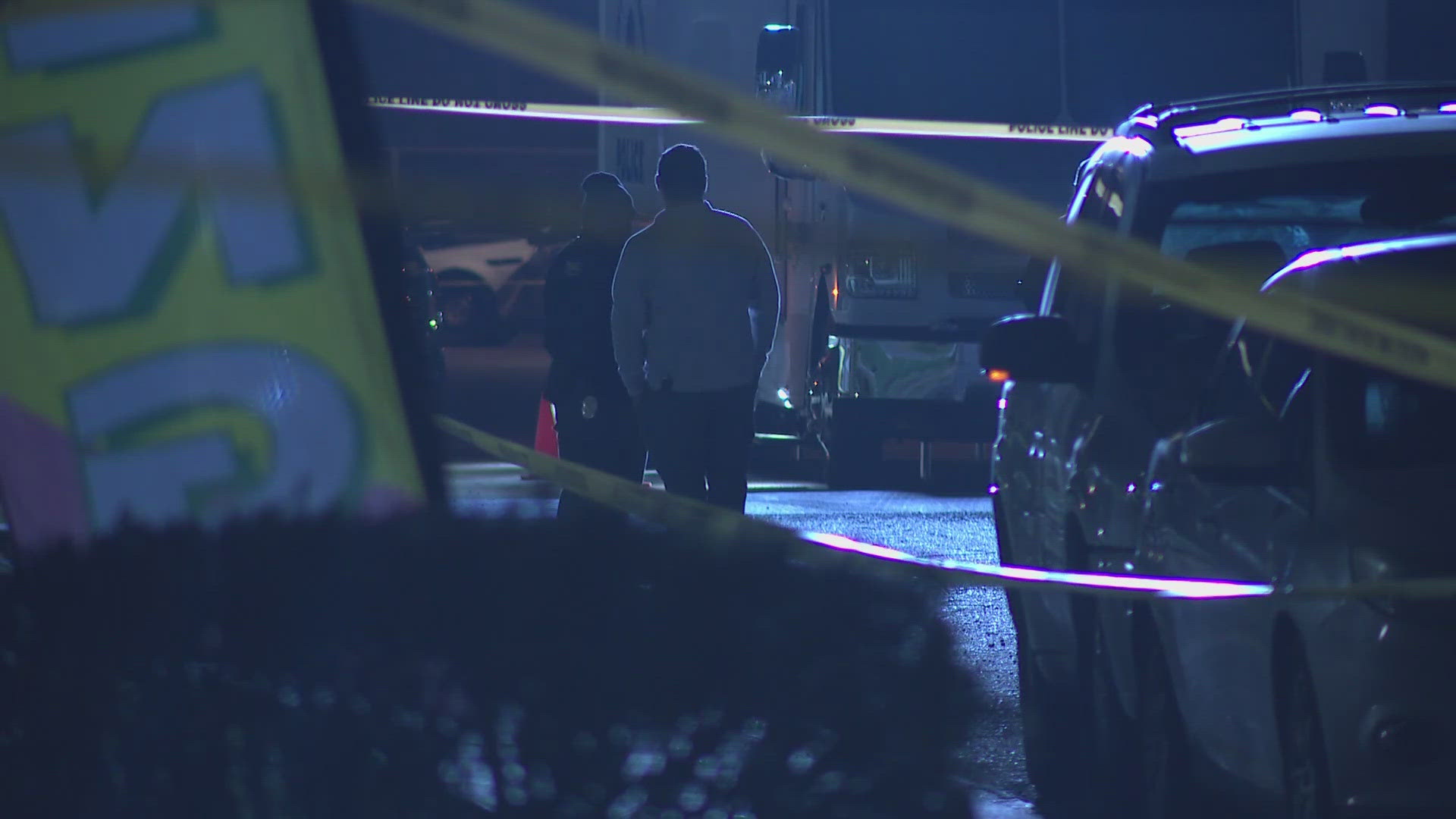 Phoenix police searching for suspect in deadly shooting