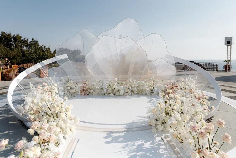 altar pernikahan – 10 Ide Altar Pernikahan Luar Ruangan, Hadirkan Momen Sakral yang Istimewa