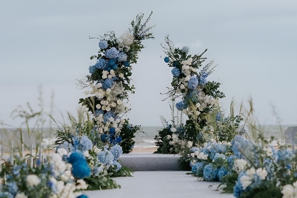 altar pernikahan – 10 Ide Altar Pernikahan Luar Ruangan, Hadirkan Momen Sakral yang Istimewa